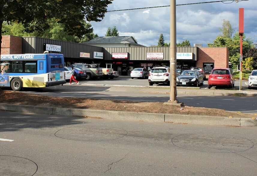 More Photos Of 5117 SE Powell Blvd, Portland Unknown For Lease