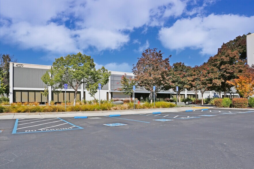 More Photos Of 4550 Norris Canyon Rd, San Ramon Research And Development For Lease