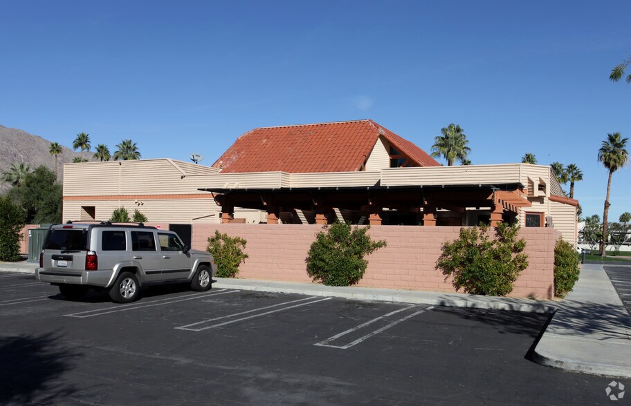 More Photos Of 1201 E Palm Canyon Dr, Palm Springs Restaurant For Lease