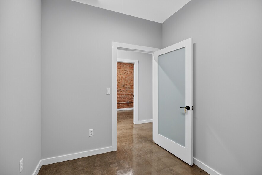 More Photos Of 143 N Wayne Ave, Waynesboro Storefront Retail Office For Sale