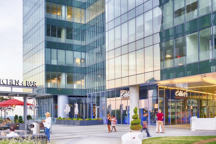 More Photos Of 7900 Tysons One Pl, Tysons Office For Lease