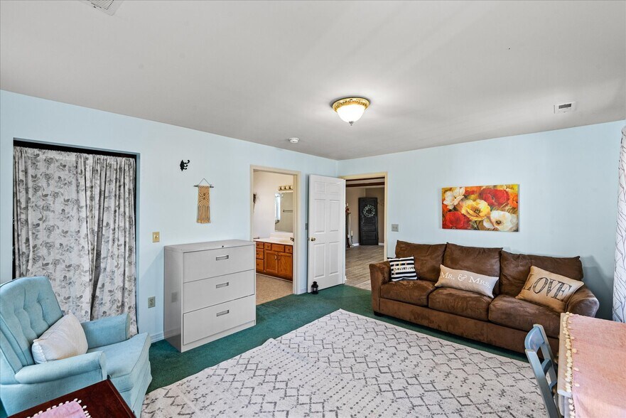 More Photos Of 115 E Broaddus Ave, Bowling Green Apartments For Sale