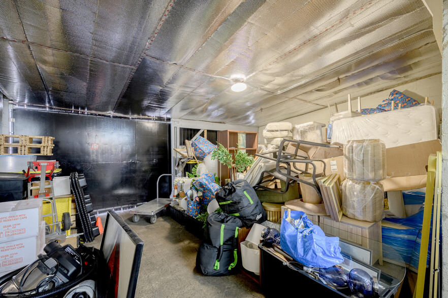 More Photos Of 3210 N San Fernando Blvd, Burbank Warehouse For Sale