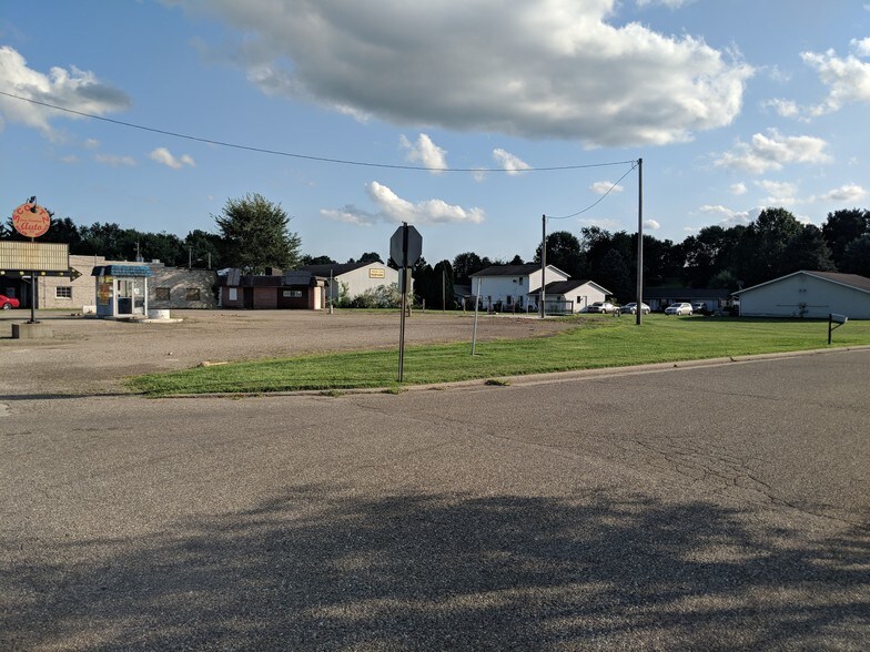 More Photos Of 998 N Wooster Ave, Strasburg Land For Lease