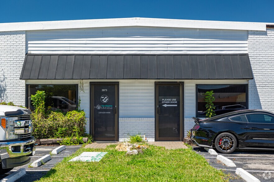 More Photos Of 3973 Arnold Ave, Naples Warehouse For Sale