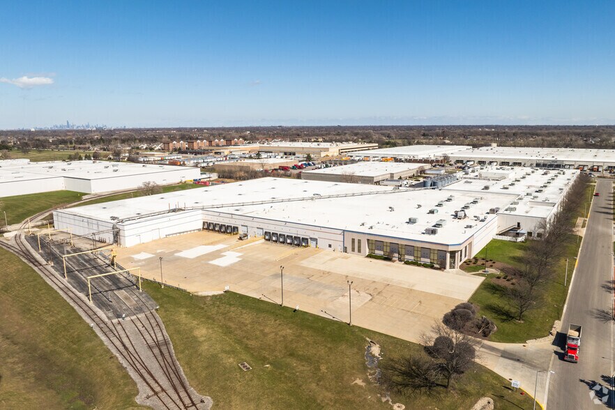 More Photos Of 5750 W 118th St, Alsip Unknown For Lease