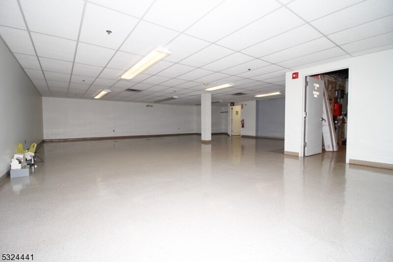 More Photos Of 426 Ridgedale Ave, East Hanover Bank For Lease