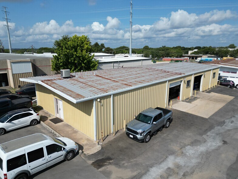 More Photos Of 11116 N Lamar Blvd, Austin Service For Sale