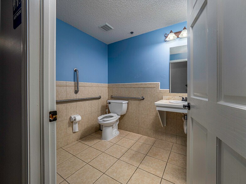 More Photos Of 3165 Fernbrook Ln N, Plymouth Office For Lease