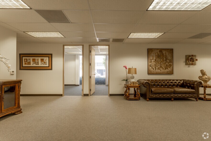 More Photos Of 415 Huntington Dr, San Marino Loft Creative Space For Lease