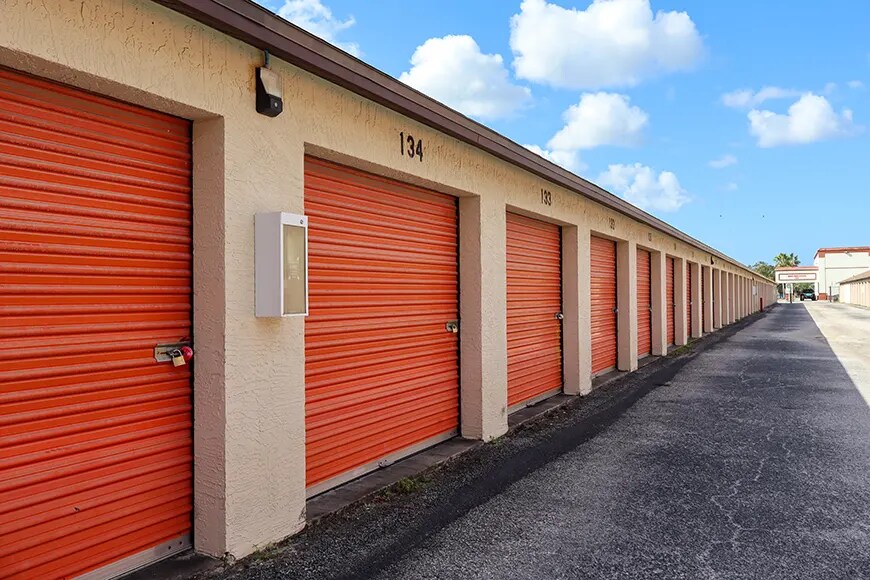 Primary Photo Of 7140 Ridge Rd, Port Richey Self Storage For Sale