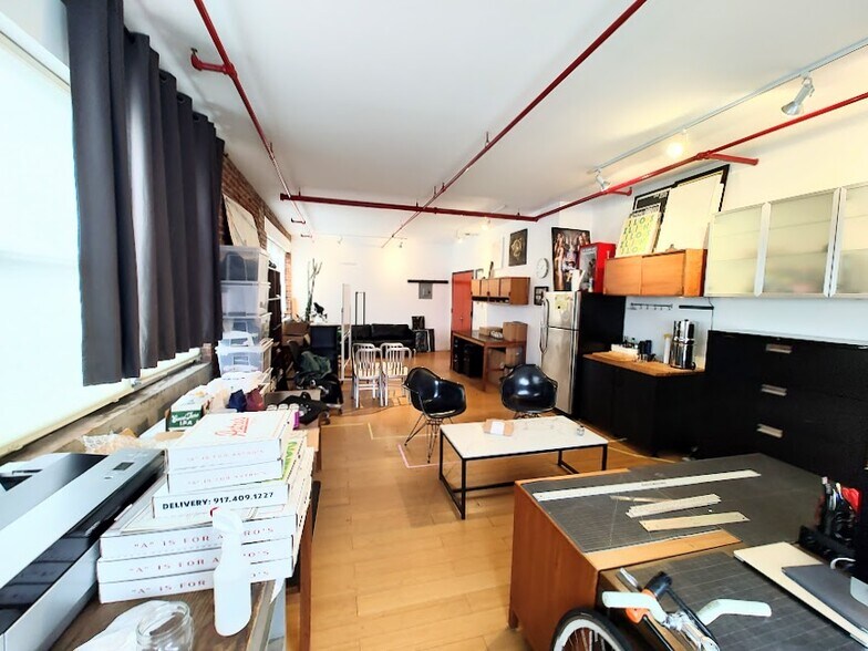 More Photos Of 190 N 14th St, Brooklyn Restaurant For Lease