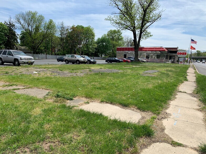 More Photos Of 1928 US Highway 22, Scotch Plains General Retail For Sale