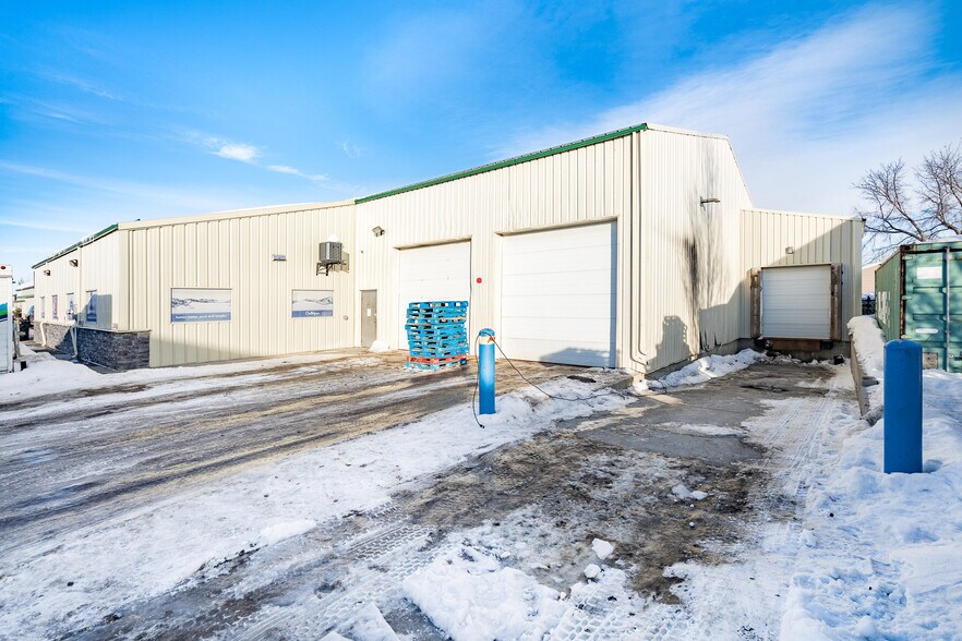 More Photos Of 2711 50 Av, Lloydminster Industrial For Sale
