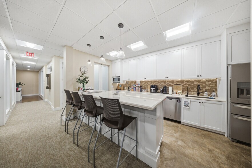 More Photos Of 5011 Argosy Ave, Huntington Beach Loft Creative Space For Sale