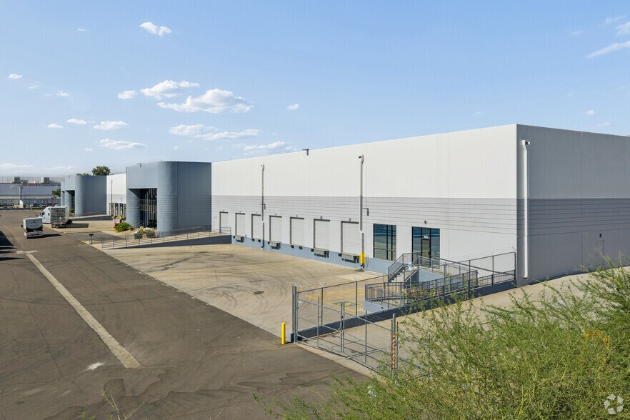 More Photos Of 5302 W Buckeye Rd, Phoenix Unknown For Lease
