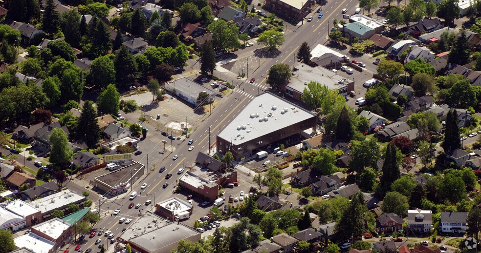More Photos Of 5035 NE Sandy Blvd, Portland Storefront Retail Office For Lease