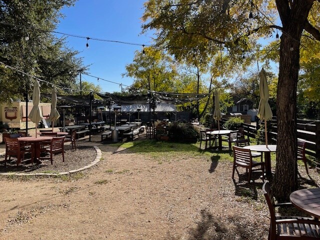 More Photos Of 1309 Rosewood Ave, Austin Restaurant For Lease