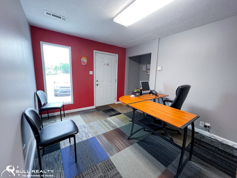 More Photos Of 99 Bay St, Fairburn Light Manufacturing For Sale