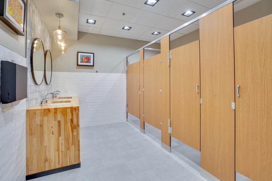 More Photos Of 579 Executive Campus Dr, Westerville Office For Sale