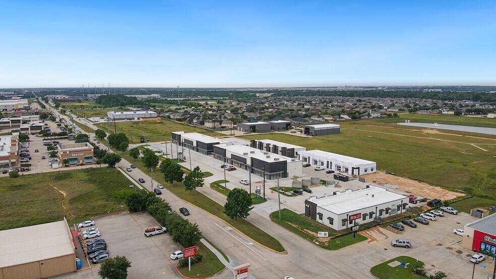 More Photos Of 2711 N Mason Rd, Katy General Retail For Sale