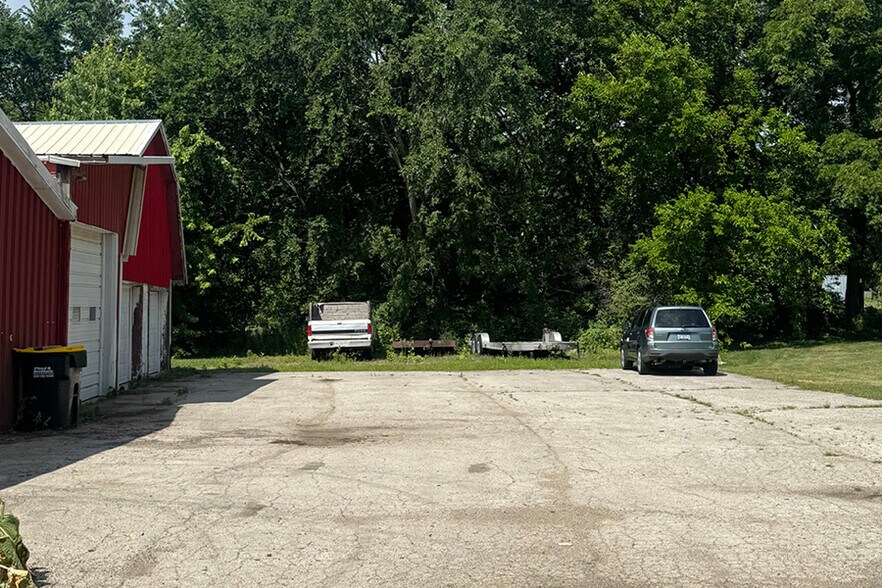 More Photos Of 33W109 Butterfield Rd, Batavia Industrial For Lease