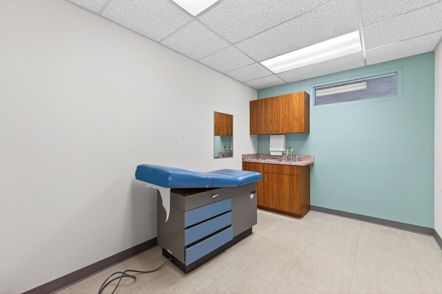 More Photos Of 220 N Westmonte Dr, Altamonte Springs Medical For Lease