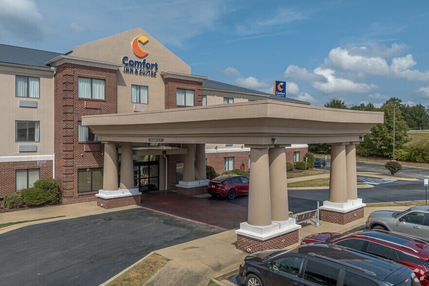 More Photos Of 3620 Camden Rd, Pine Bluff Hotel For Sale