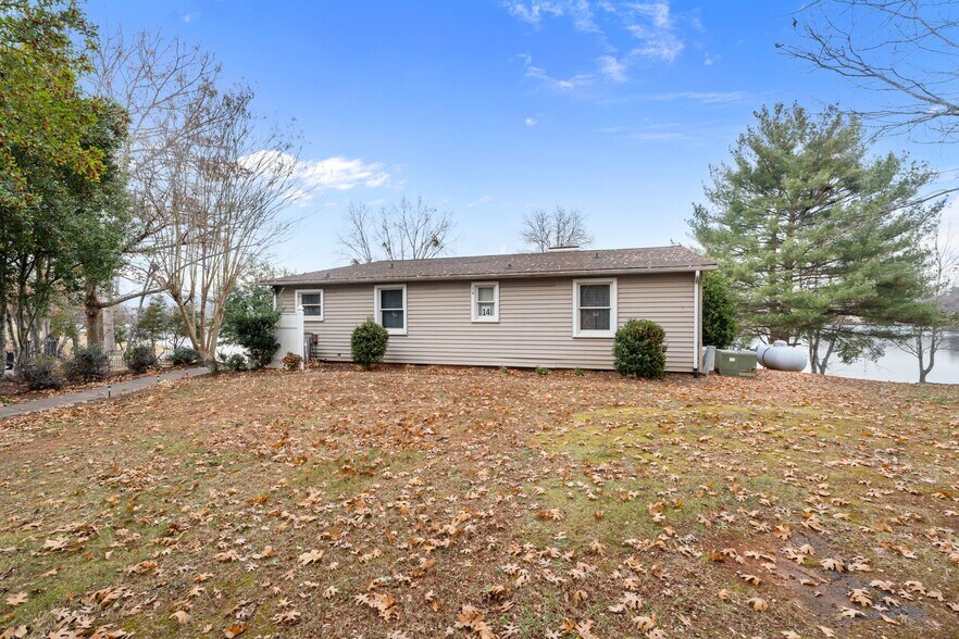 More Photos Of 6692 Valwood Rd, Conover Specialty For Sale