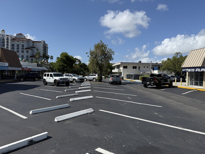 More Photos Of 1015-1019 SE 17th St, Fort Lauderdale Freestanding For Lease