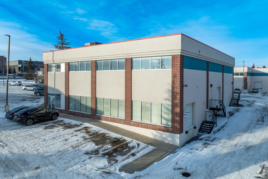 More Photos Of 2908 2nd Ave SE, Calgary Warehouse For Lease