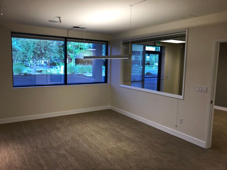 More Photos Of 285 Bel Marin Keys Blvd, Novato Light Manufacturing For Lease