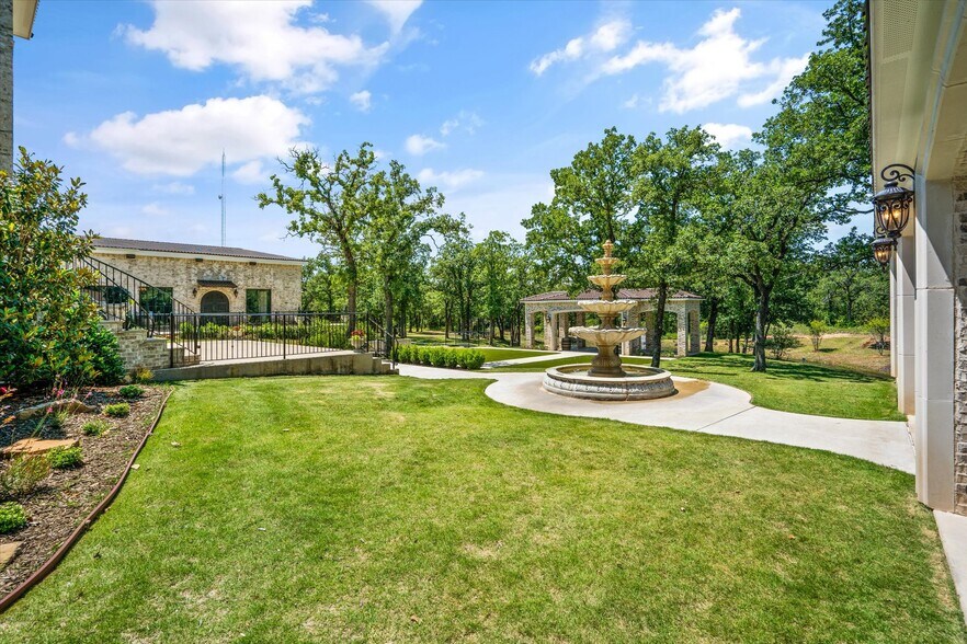 More Photos Of 7700 Glen Rose Hwy, Granbury Lodge Meeting Hall For Sale