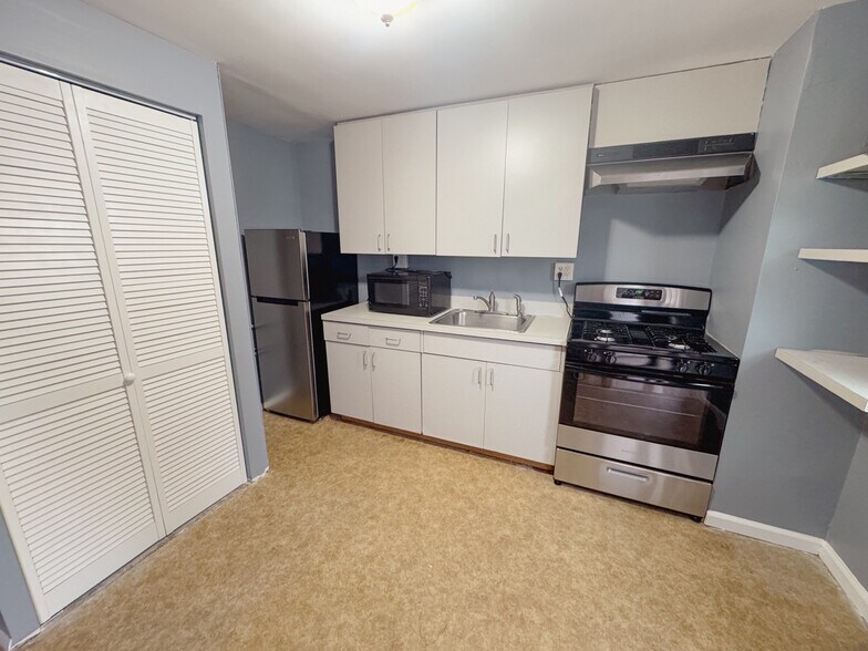 More Photos Of 3205 Chestnut St, Manchester Apartments For Sale