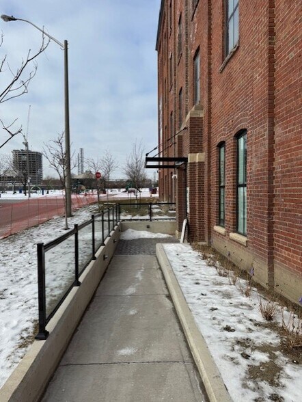 More Photos Of 30 Powerhouse St, Toronto Office For Lease