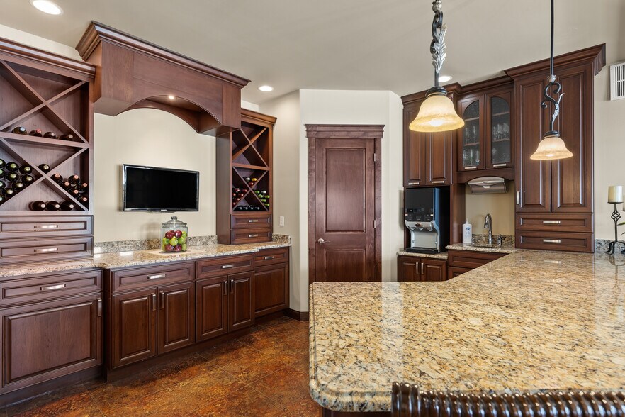 More Photos Of 23204 Summer Creek Dr, Rapid City Hospitality For Sale