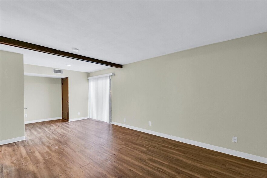 More Photos Of 717 Fairmont Dr, Bloomington Apartments For Sale