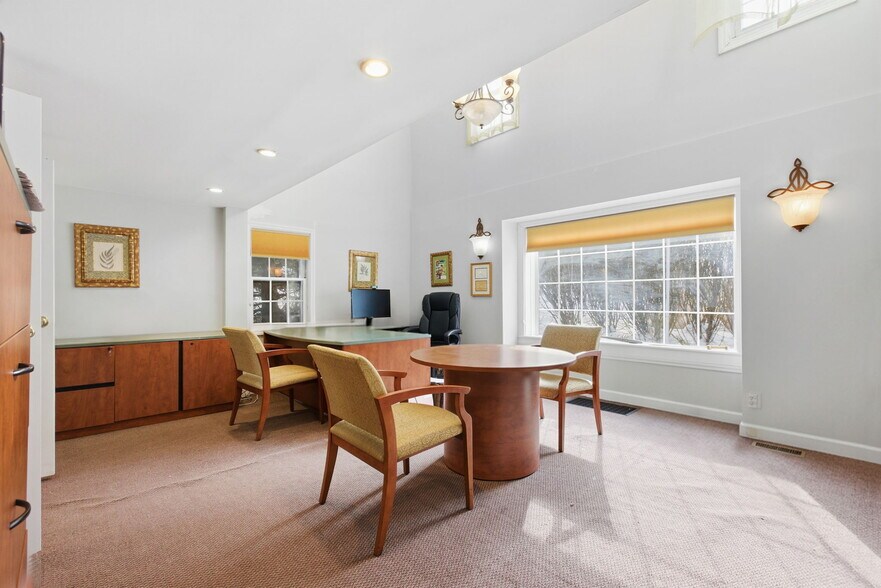 More Photos Of 376 Us-202, Somers Township Office For Sale