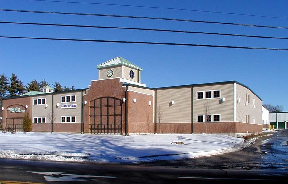 More Photos Of 232 N Broadway, Salem Self Storage For Lease