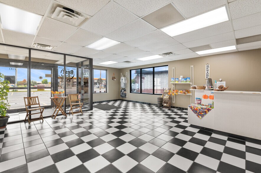 More Photos Of 2543 Babcock Rd, Green Bay Freestanding For Sale