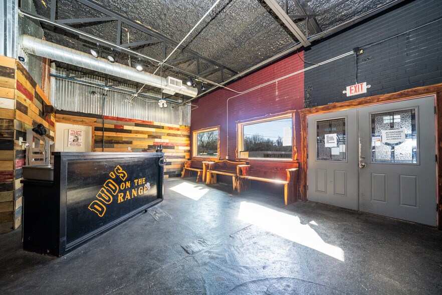 More Photos Of 367 State Highway 155 N, Gilmer Bar For Sale