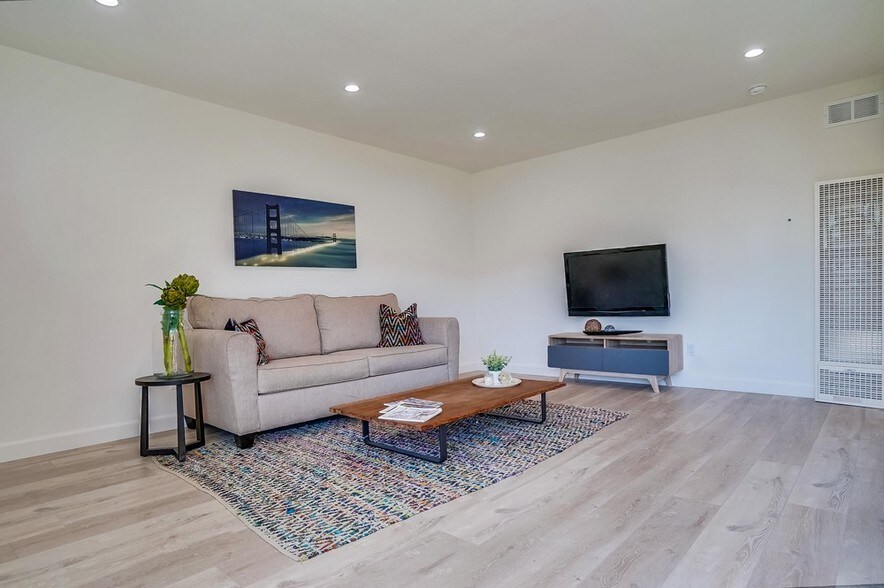 More Photos Of 1512 Sherman Pl, Long Beach Apartments For Sale