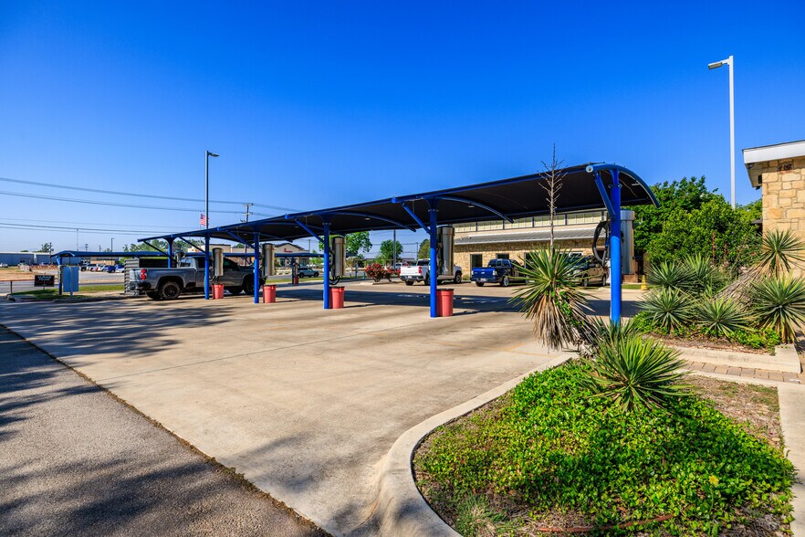 More Photos Of 516 Friendship Ln, Fredericksburg Carwash For Sale