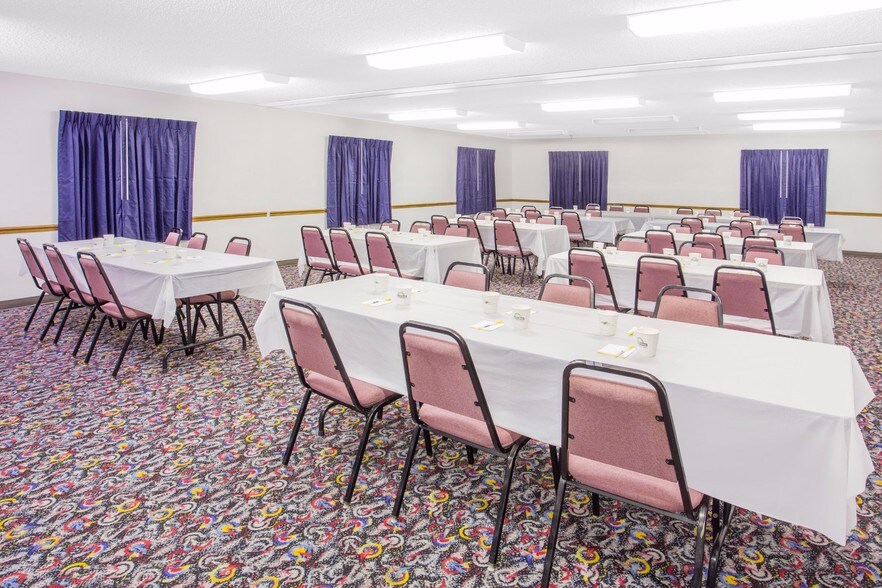More Photos Of 912 US Highway 65/82 South, Lake Village Hotel For Sale