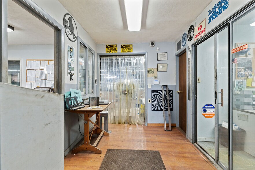 More Photos Of 906 Burnet Ave, Syracuse Warehouse For Sale