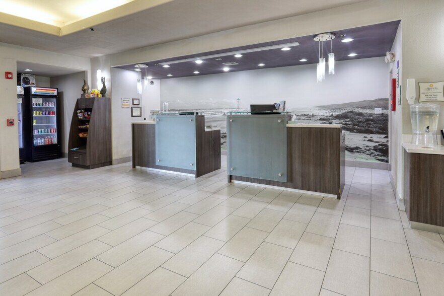 More Photos Of 5300 7th St, Bay City Hospitality For Sale