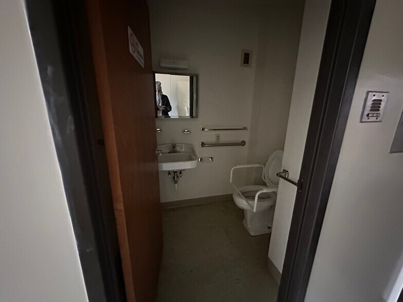 More Photos Of 215 Lelia St, Pittsburgh Apartments For Sale