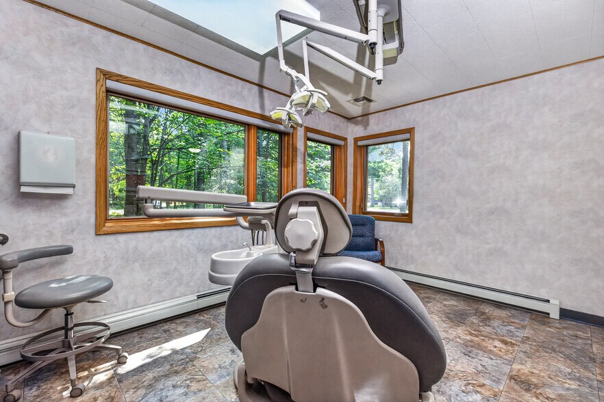 More Photos Of 9758 W Lake Ave, Minocqua Medical For Sale