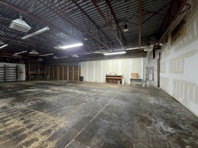 More Photos Of 100 N Railroad Ave, Wyoming General Retail For Lease