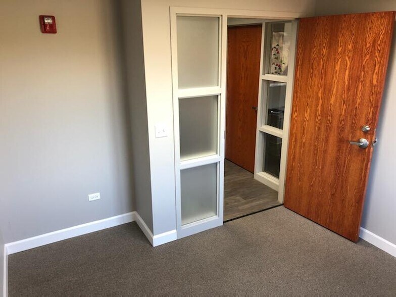 More Photos Of 245-285 Stonegate Rd, Algonquin Medical For Sale